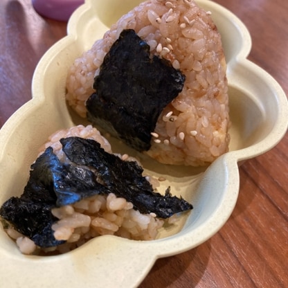 簡単でおいしい！チーズ入りだから子供もお気に入り!ごまをパラパラしてみました！食べかけの写真ですいません